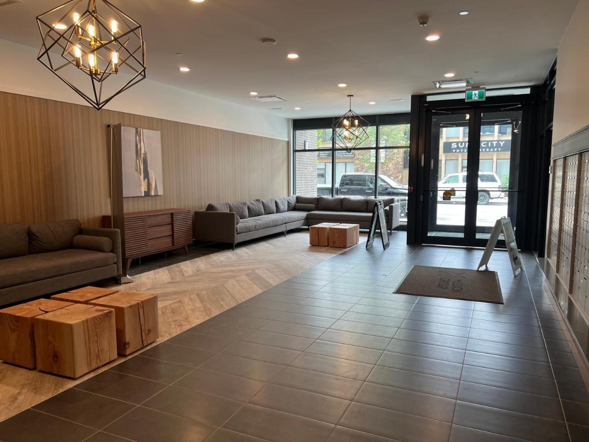 Amazing Brand New Lakeview Condo Downtown Kelowna Exterior photo