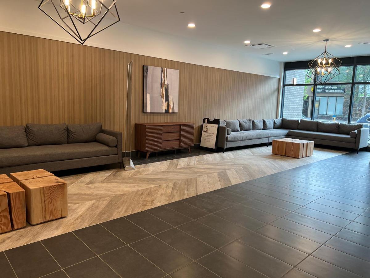 Amazing Brand New Lakeview Condo Downtown Kelowna Exterior photo