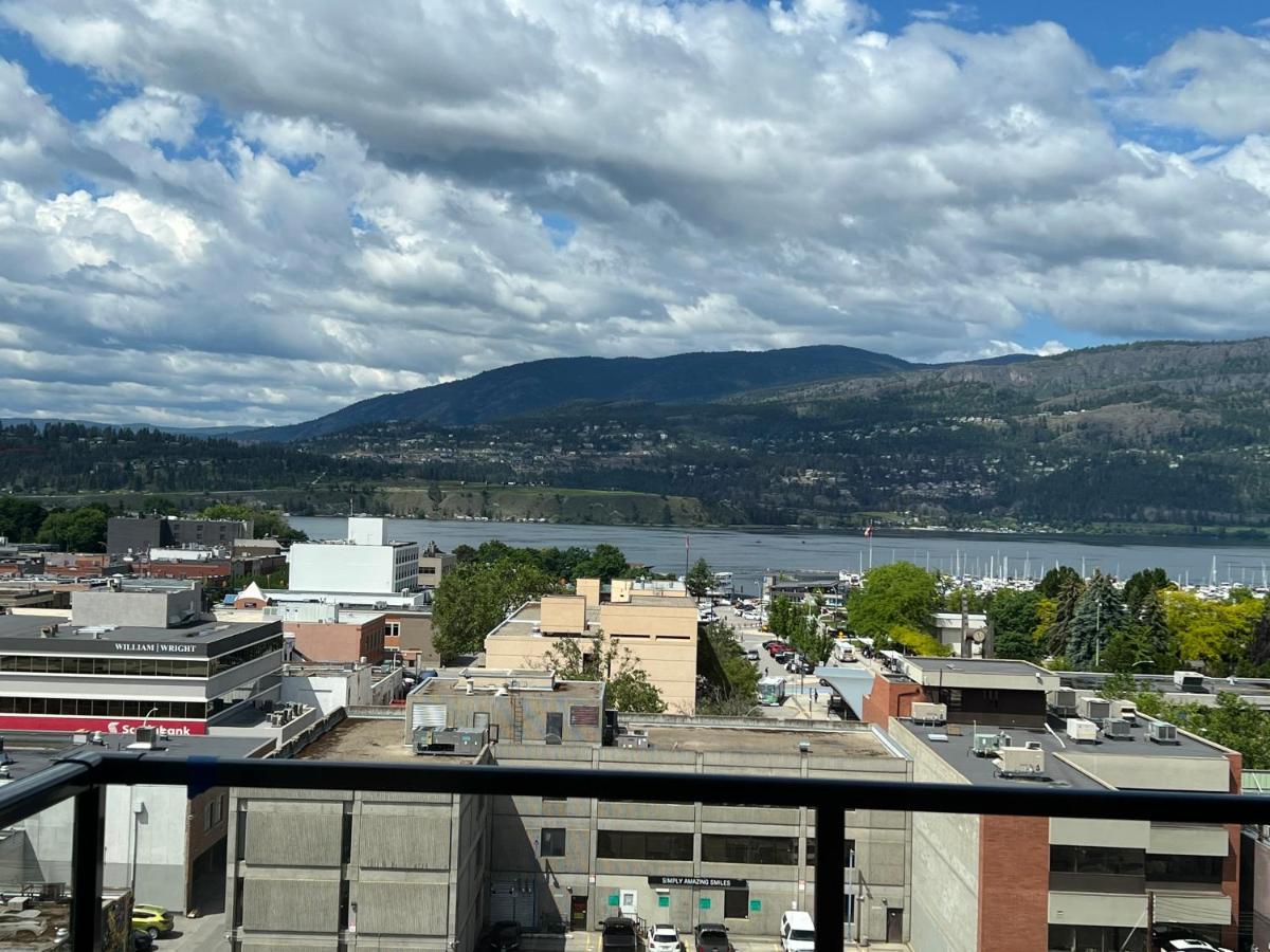 Amazing Brand New Lakeview Condo Downtown Kelowna Exterior photo